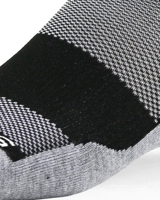 Close-up of the Maxus sock thin upper